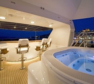 Jacuzzi Pool On Yacht BLU 470