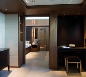 Office: Yacht SYNA's Main Master Cabin Image