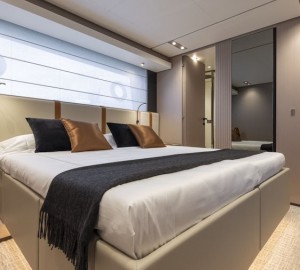 Main deck master suite