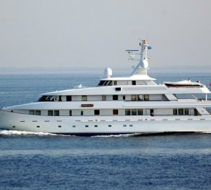 Luxury yacht KWIKUMAT