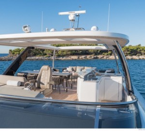 Flybridge with hard top bimini