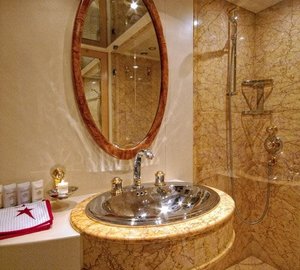 Double Cabin - Bathroom