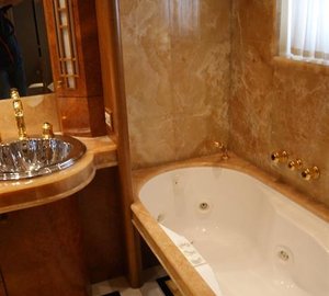 Double Cabin - Bathroom