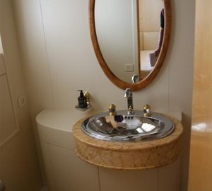 Double Cabin - Bathroom