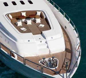 Foredeck With Large Sunpads And Ample Seating