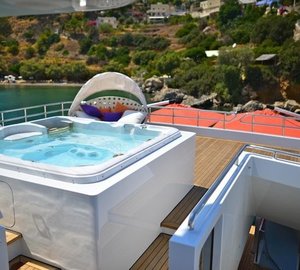 The 38m Yacht ALUMERCIA