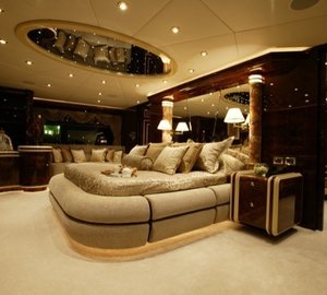 Main Master Cabin On Board Yacht WORLD IS NOT ENOUGH