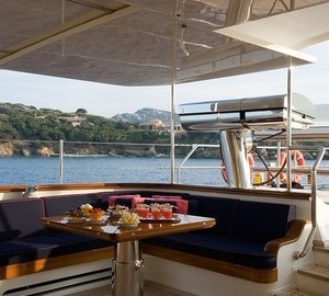 External Eating/dining Aboard Yacht HERITAGE