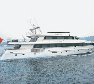 Profile Aspect On Yacht GOLDEN HEAD