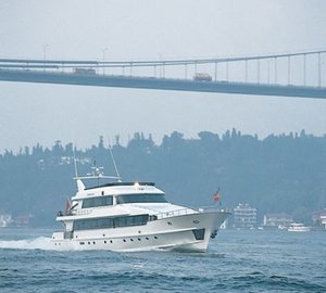 Cruising On Board Yacht GOLDEN HEAD