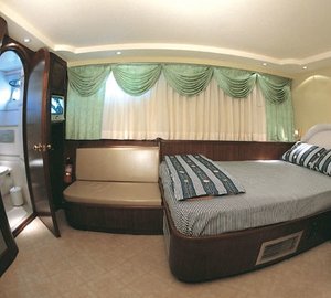 Guest's Cabin On Yacht GOLDEN HEAD