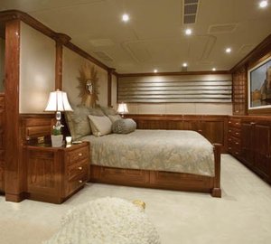 Profile: Yacht ONE MORE TOY's Guest's Cabin Photograph