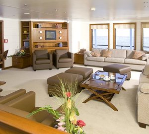 Premier Lounging With Drinks Bar On Board Yacht HANSE EXPLORER
