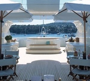 Jacuzzi Pool With Sitting On Board Yacht MALIBU