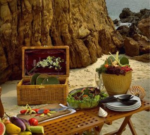 Beach Eating/dining On Yacht SILOLONA