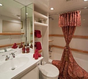 Twin Bed Bath On Yacht BIG EAGLE