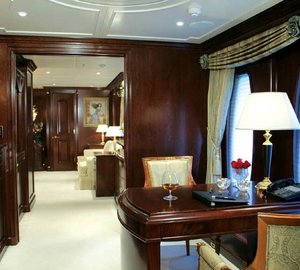 The 55m Yacht MUSTIQUE