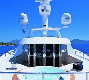 Sun Deck: Yacht INSIGNIA's Jacuzzi Pool Image