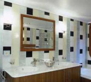 Guest Cabin - Bathroom