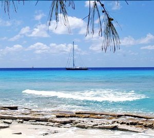 The 30m Yacht ANTARES AVANCE