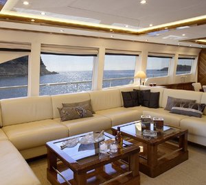 Sitting: Yacht DRAGON's Saloon Pictured
