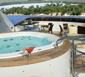 Jacuzzi Pool Aboard Yacht MAMMA MIA