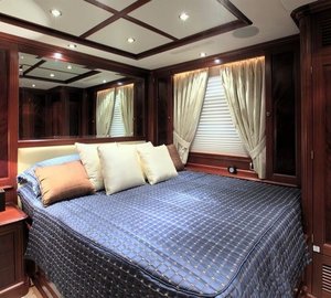 Queen Sized Cabin Aboard Yacht MAMMA MIA