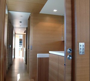 Hall On Yacht KINTARO