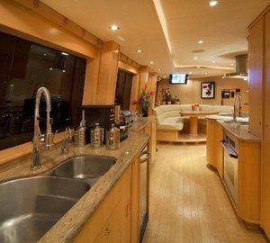 The 39m Yacht DUMB LUCK