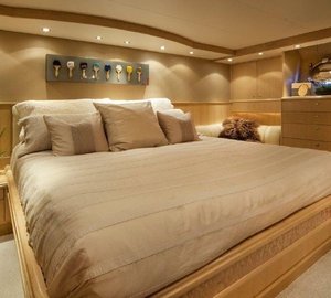 The 39m Yacht DUMB LUCK