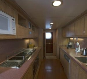 The 39m Yacht OKTANA