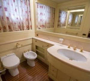 The 39m Yacht OKTANA