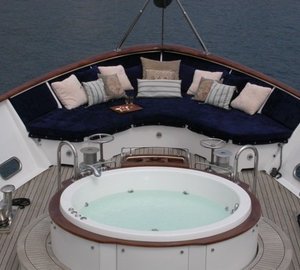 Jacuzzi Pool On Yacht AVA