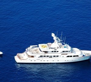 Profile Aspect On Yacht MAVERICK II
