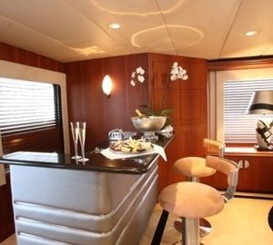 Drinks Bar Premier Saloon On Yacht DAYDREAM