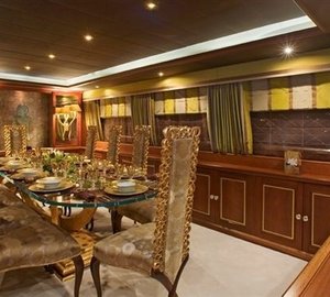 Eating/dining On Yacht SEA DREAM