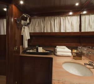 VIP Bath Aboard Yacht SIRAHMY