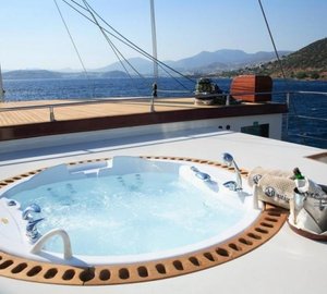Jacuzzi Pool Aboard Yacht MONTIGNE