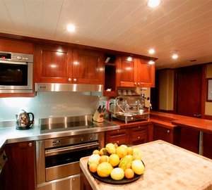 The 30m Yacht CAMBRIA II