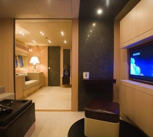 The 33m Yacht CRAZY TOO