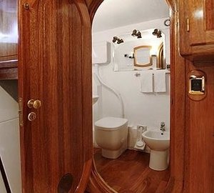 The 35m Yacht BUENA CHICA