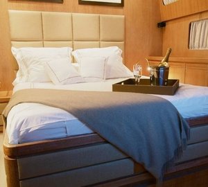 The 25m Yacht NOON TEASE