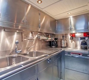 The 30m Yacht REESLE