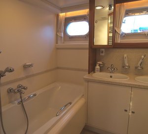 The 32m Yacht EVNIKE