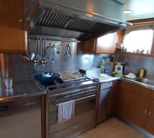 The 32m Yacht EVNIKE