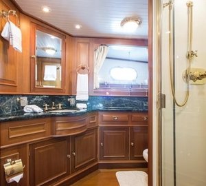 The 33m Yacht KEEWAYDIN