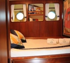 Shanghai: Yacht OFELIA's Double Sized Cabin Captured