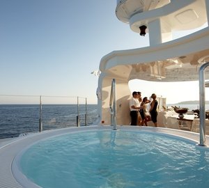 Detail: Yacht NORTHLANDER's Jacuzzi Pool Image