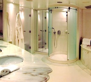 Personal Bath Aboard Yacht ELEGANT 007