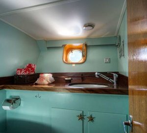 The 23m Yacht DERAMORE